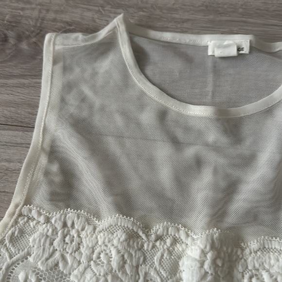 Lace crop top - Picture 3 of 3